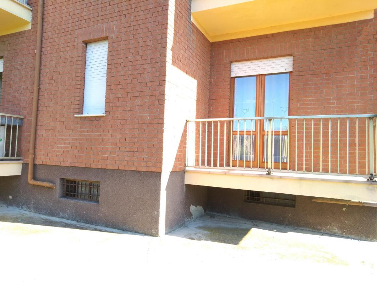 Domanda Apartamento Calosso Exterior foto